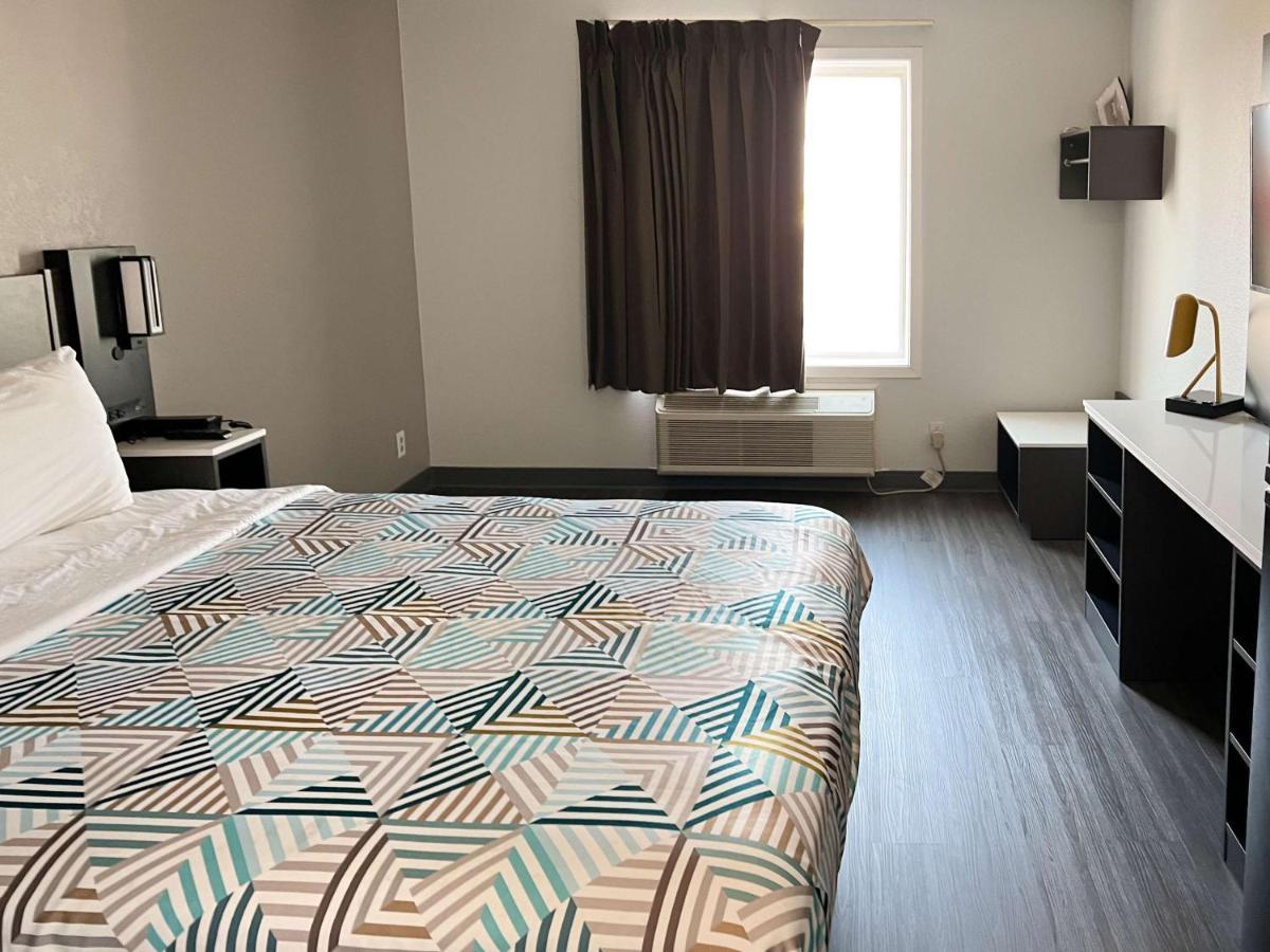 6-altoona, Ia - Des Moines East Hotel 2*